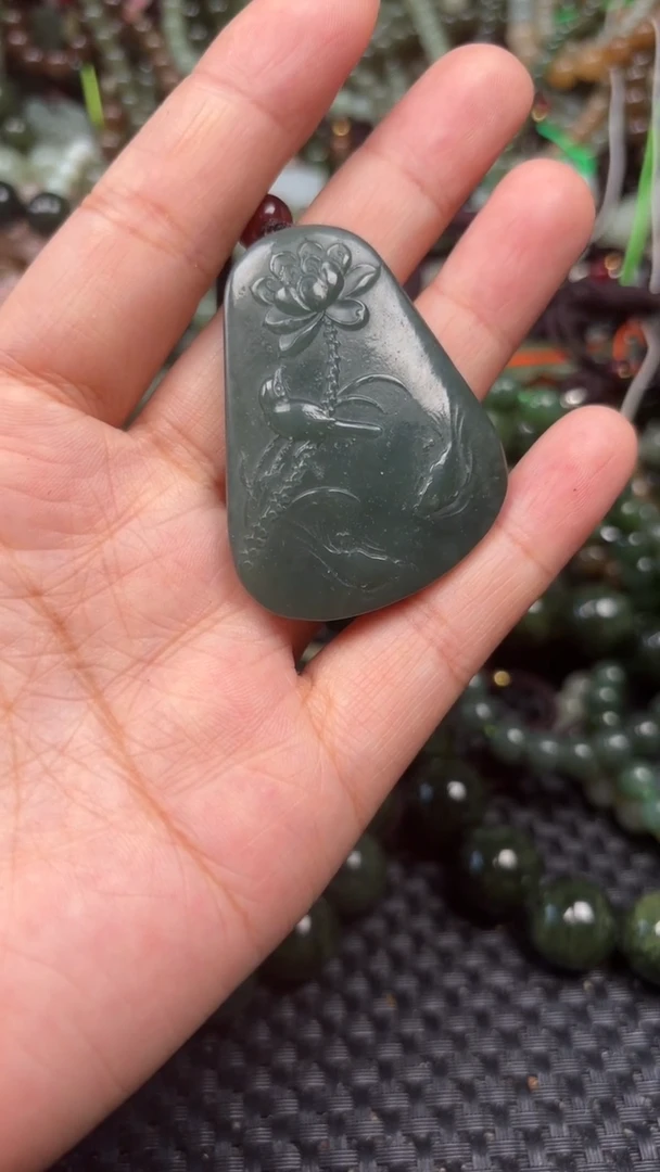 和田玉未镶嵌颈饰1