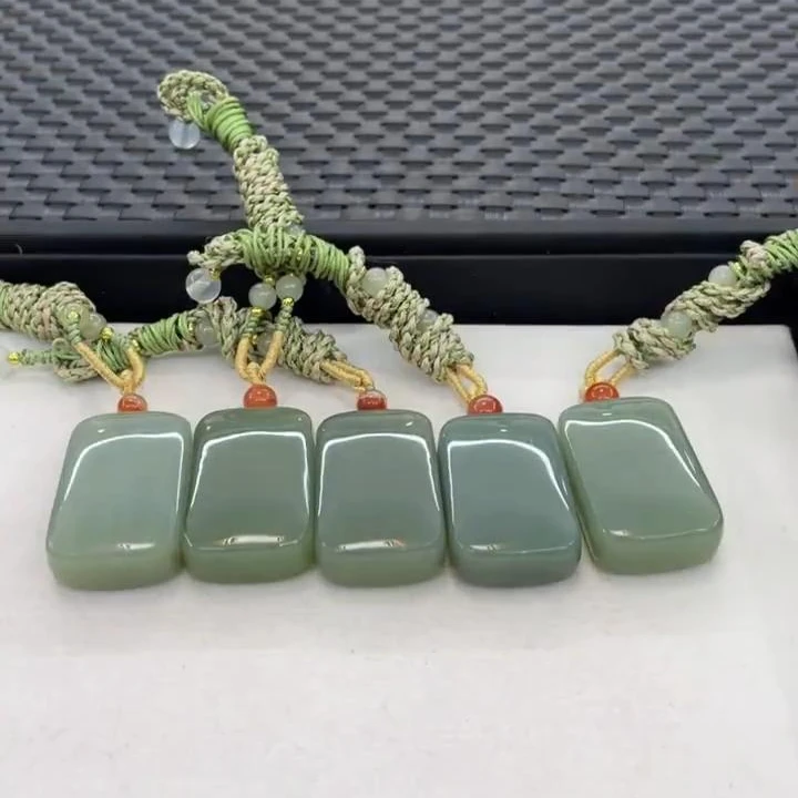 和田玉无事牌挂件（多样性发一件）