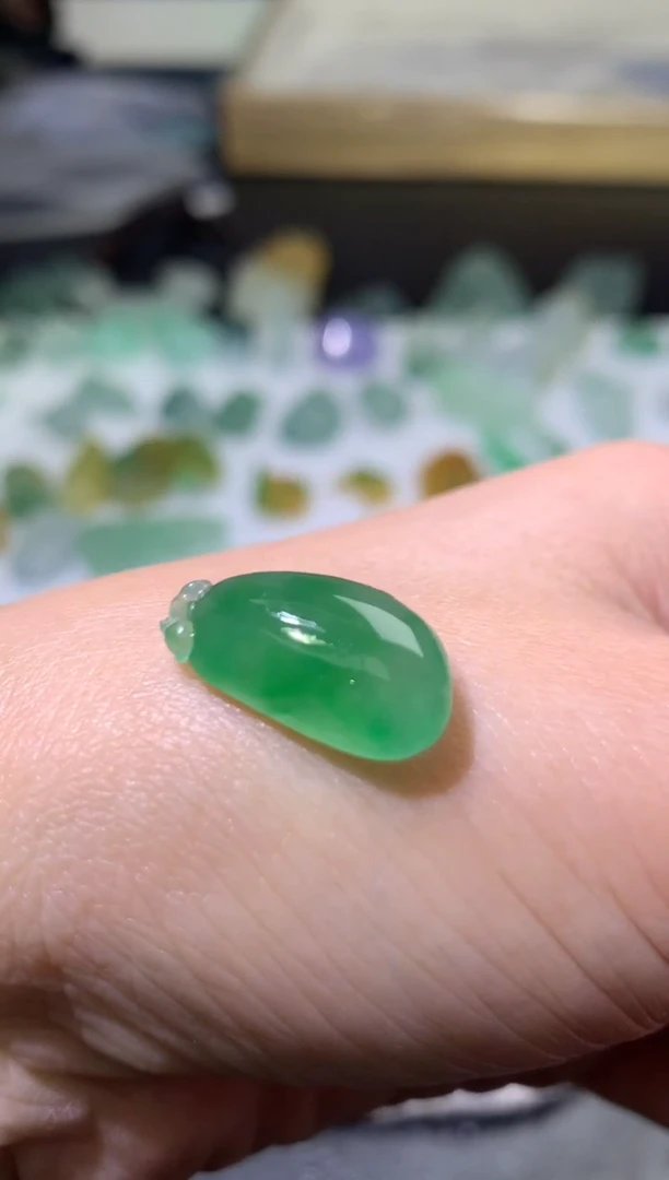 未镶嵌定制翡翠毛货  18.8-10.3-6.3