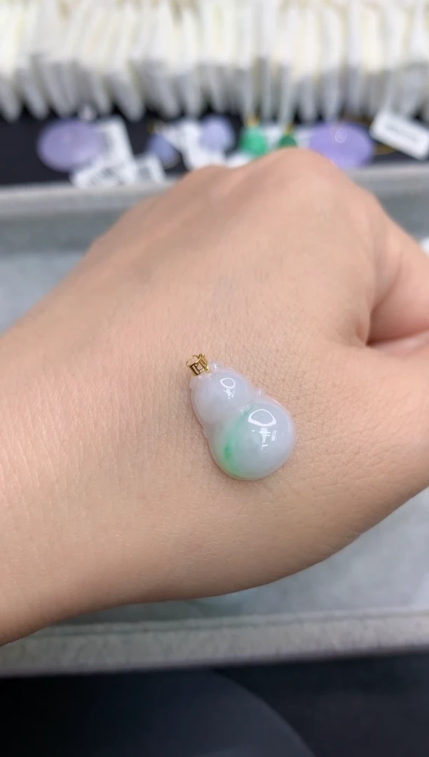 吊坠(不含链)18K金镶嵌翡翠1