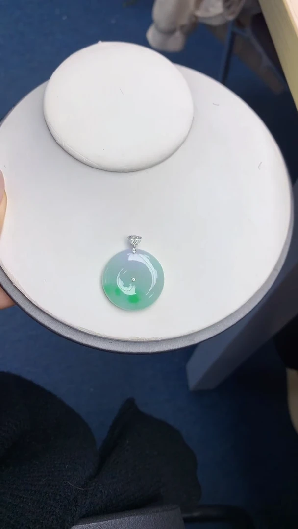 颈饰18K金镶嵌翡翠天然缅甸翡翠a货百元以上9元证书费自理