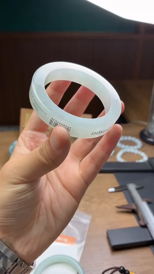 未镶嵌手镯定制翡翠阳*定制