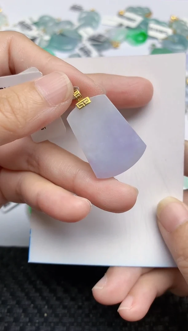 翡翠18K金镶嵌颈饰天然翡翠A货