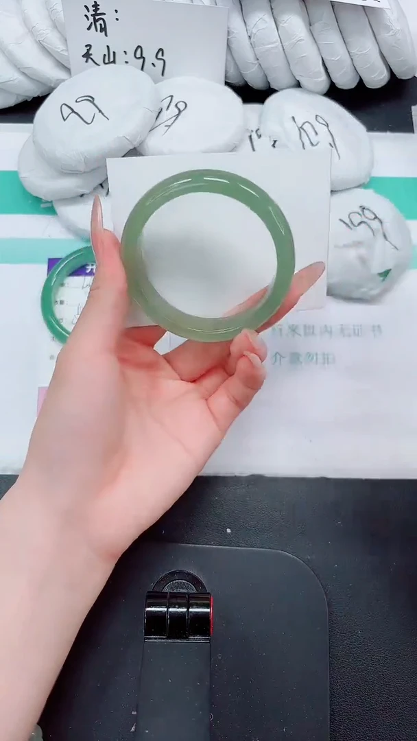 石英质玉手镯未镶嵌392-56.2