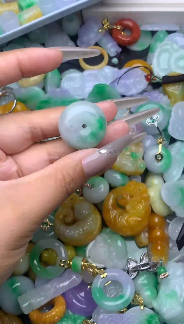 翡翠未镶嵌颈饰天然缅甸翡翠吊坠