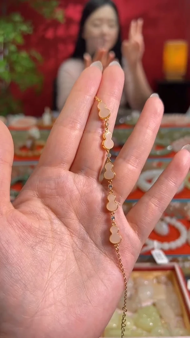 颈饰银S925镀金镶嵌和田玉半*?藕粉葫芦手链