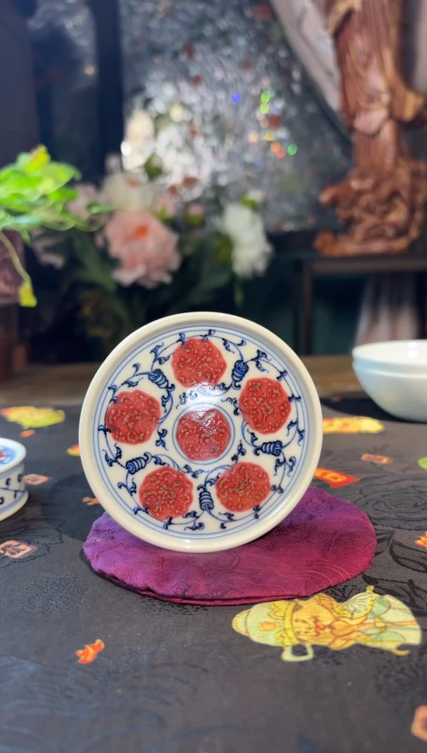 瓷青花手绘缠枝莲盖置