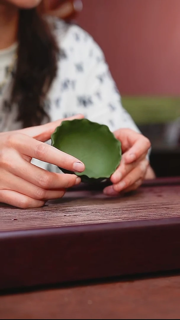 宜兴原矿紫砂  仿生荷叶