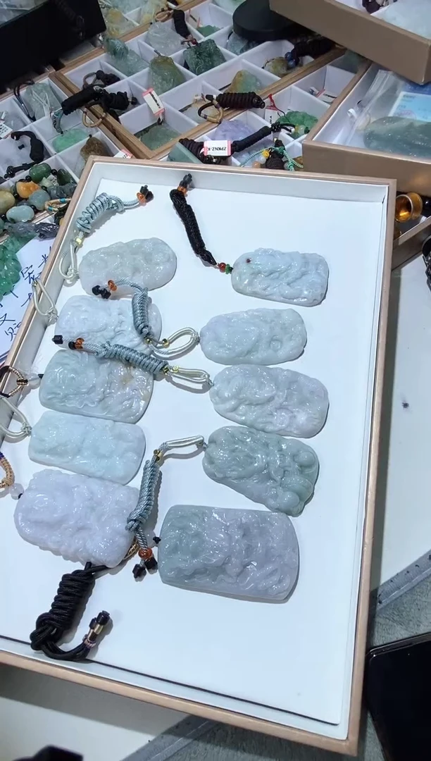 【闪购商品】翡翠颈饰未镶嵌多样性仅发一件