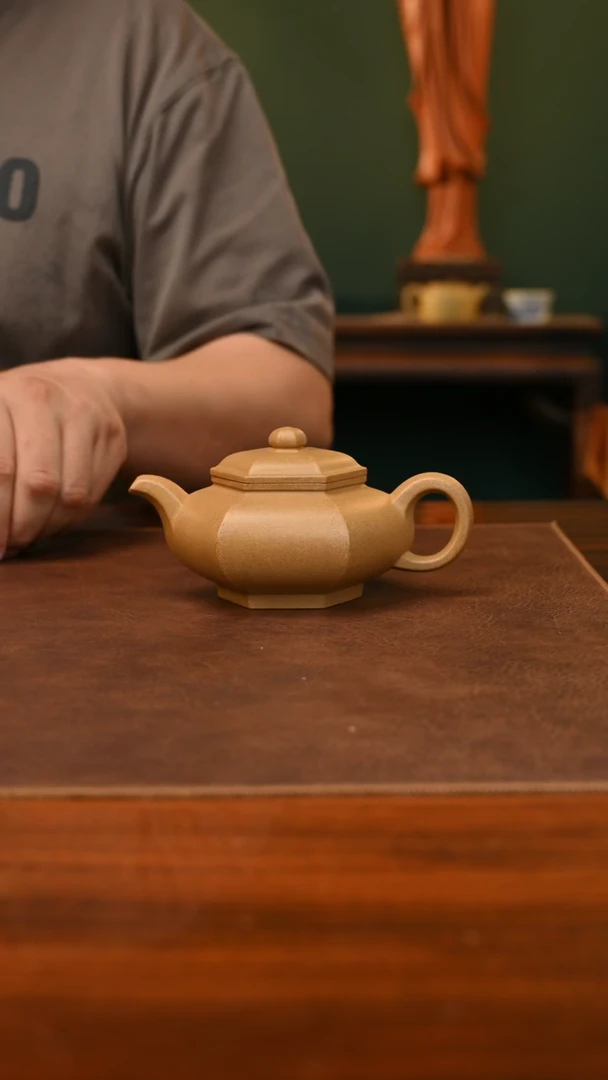 茶壶紫砂瞿秋潮-藏六方