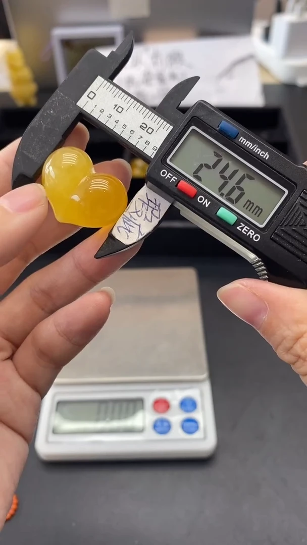 琥珀未镶嵌珠宝奇石2163