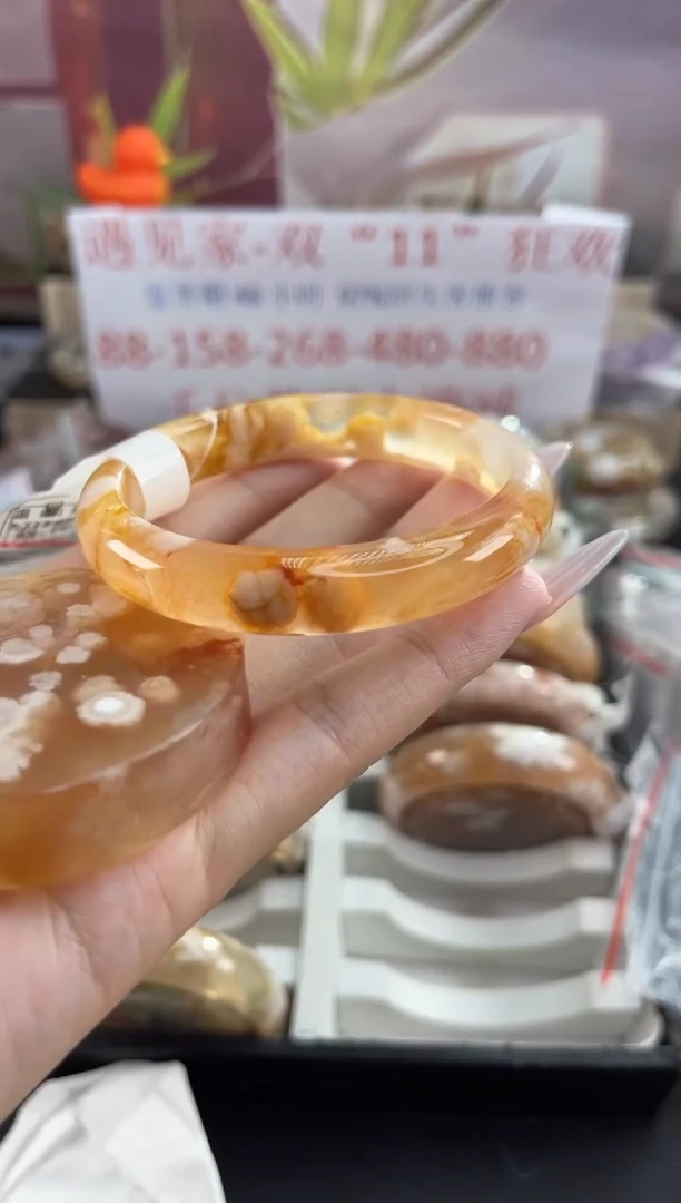 未镶嵌手镯石英质玉56