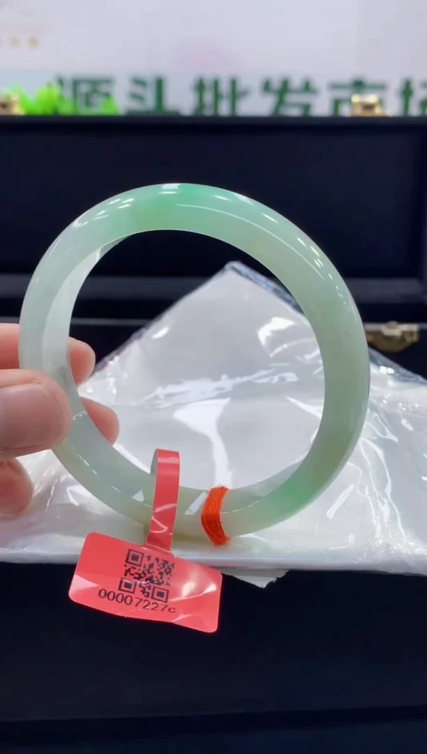 未镶嵌手镯翡翠翡翠手镯