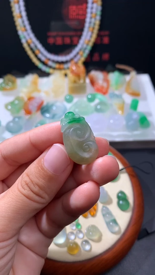 未镶嵌定制翡翠