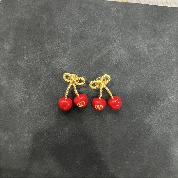 红樱桃耳钉轻奢时尚气质 8333