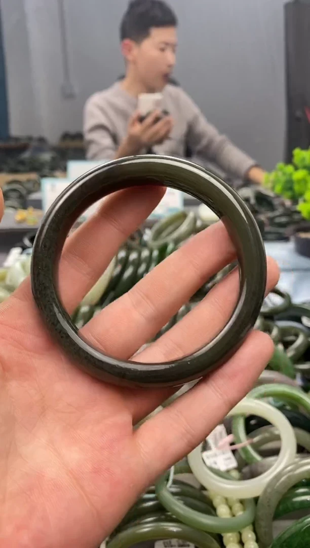 未镶嵌手镯和田玉62.5