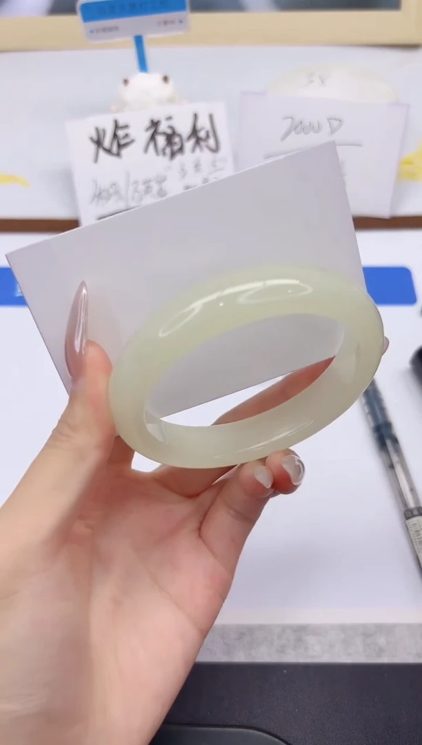 未镶嵌手镯石英质玉A32-61