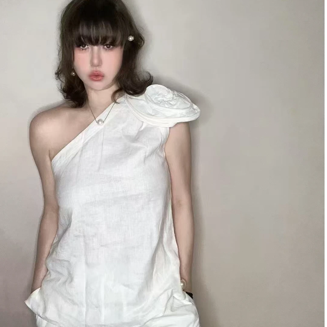 【HAV】  新款时髦斜领立体花朵无袖背心上衣