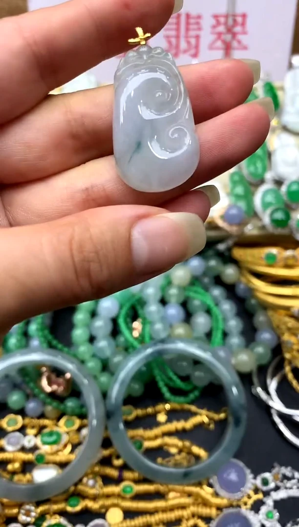 翡翠18K金镶嵌颈饰49-中国好珍宝