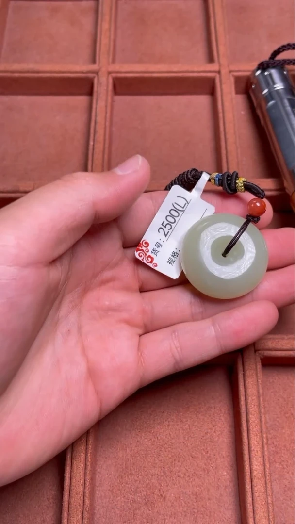 和田玉未镶嵌颈饰1