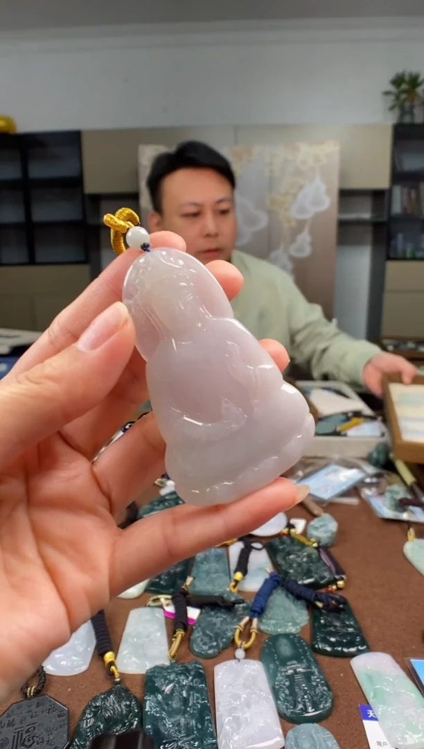 颈饰未镶嵌翡翠多样性发其一