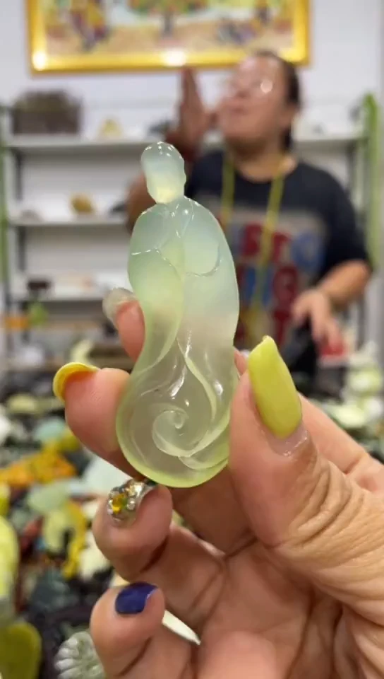 未镶嵌岫玉吊坠