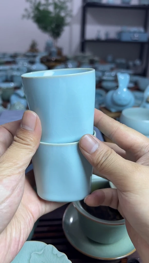 杯子福利品：微瑕原矿天青釉支钉天圆地方杯两个