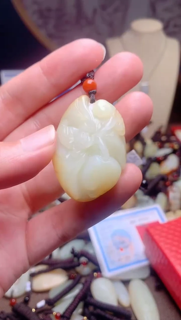和田玉未镶嵌颈饰1