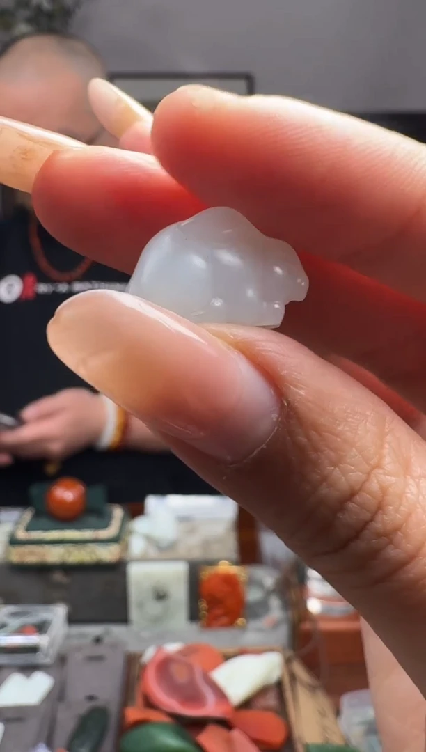 未镶嵌和田玉挂件p454-兔子 俄料