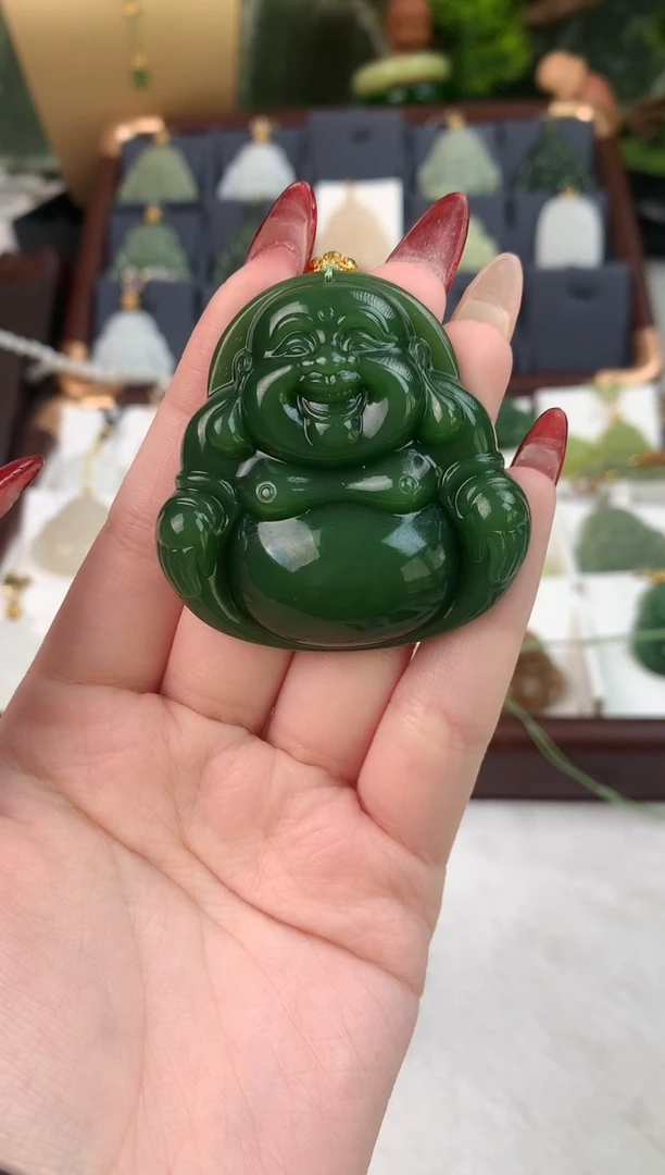 颈饰未镶嵌和田玉吊坠