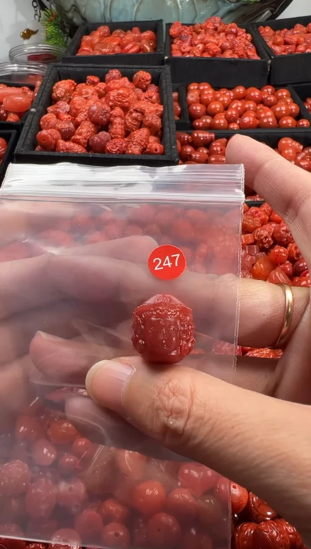 颈饰未镶嵌南红玛瑙1