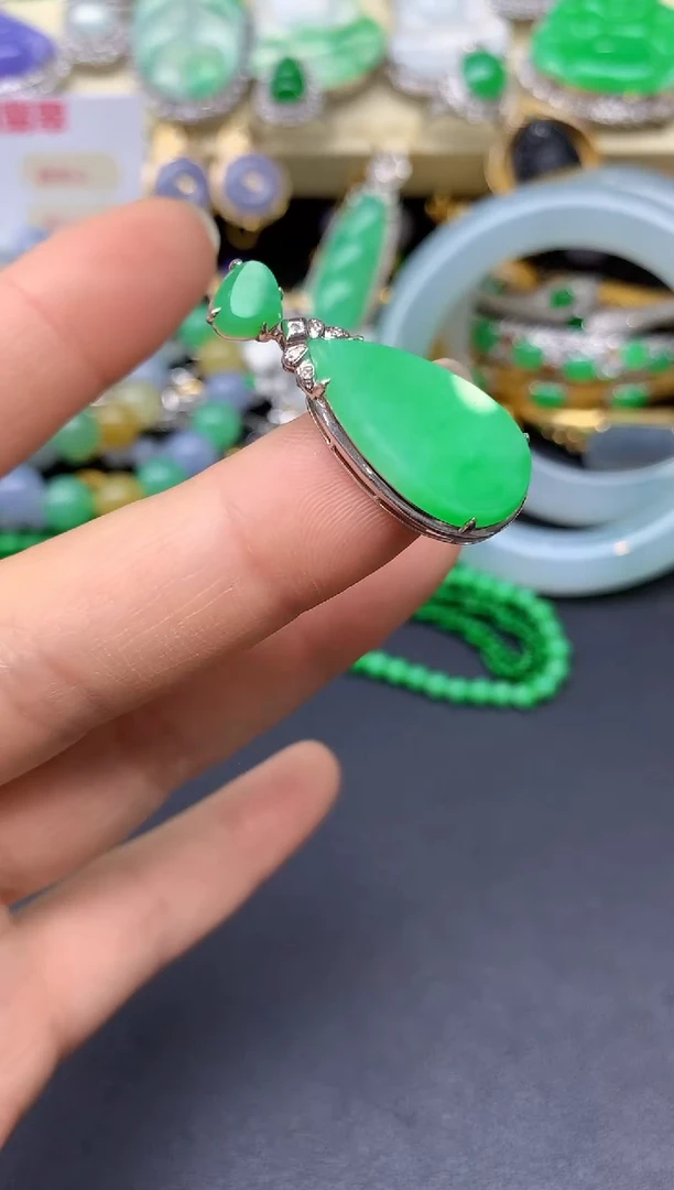 颈饰18K金镶嵌翡翠209-翡翠雪姐天天见