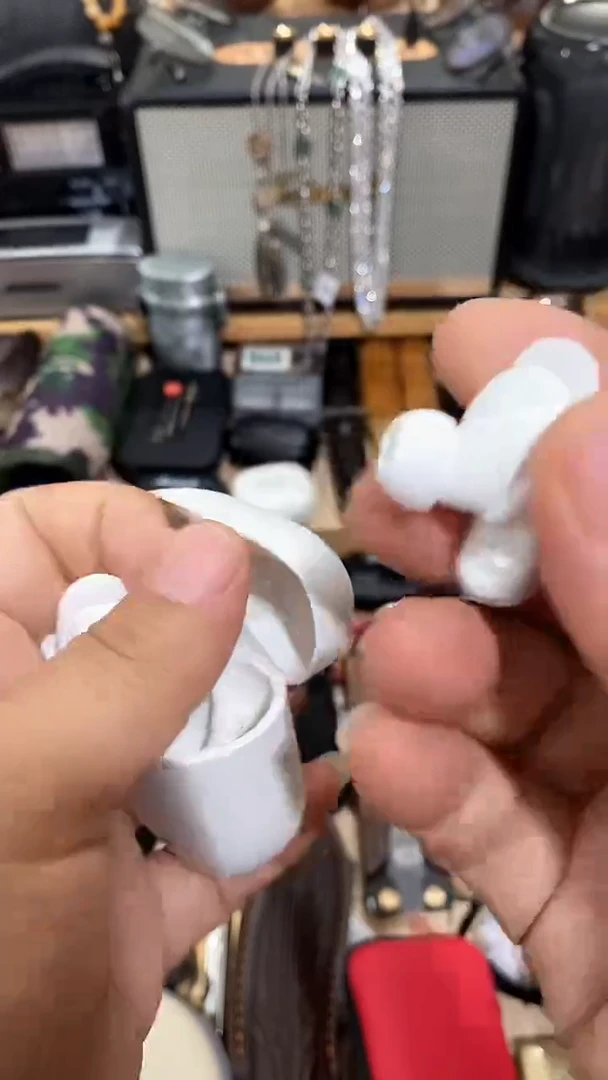 瓷片闪购商品  如图所示