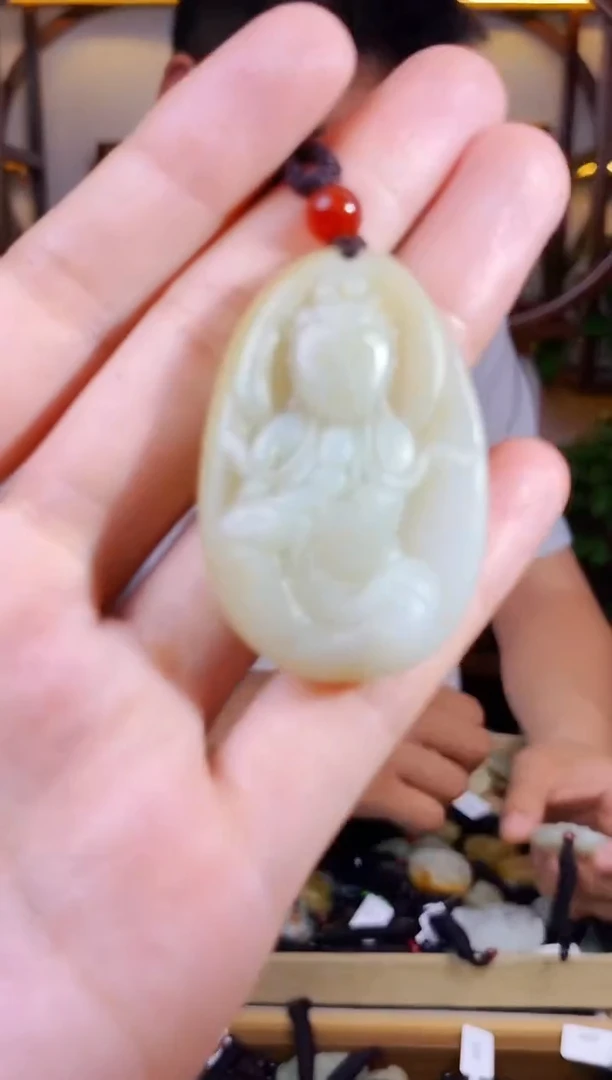 和田玉未镶嵌颈饰1