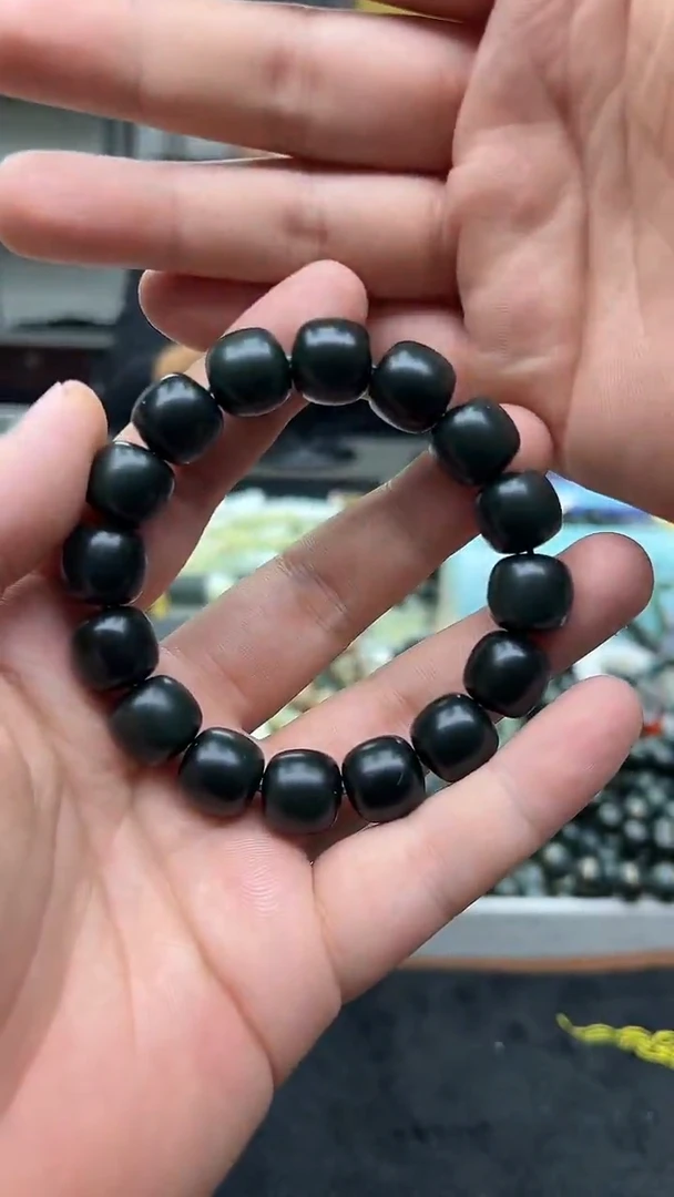 未镶嵌手串和田玉纯天然新疆沙枣青14军绿