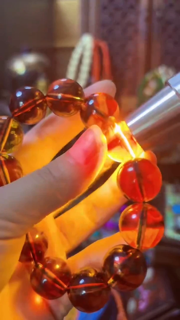 未镶嵌颈饰蜜蜡...................