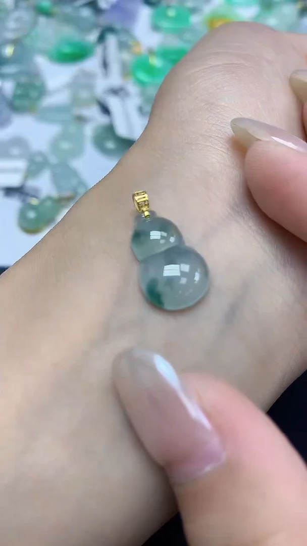 翡翠18K金镶嵌颈饰天然缅甸翡翠A货