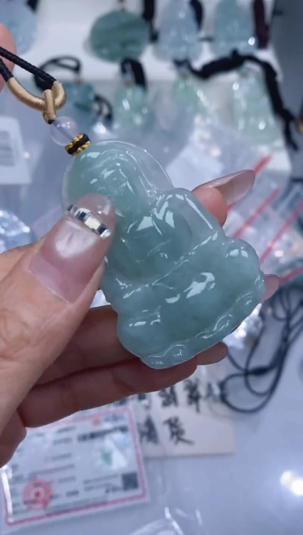 颈饰未镶嵌翡翠吊坠