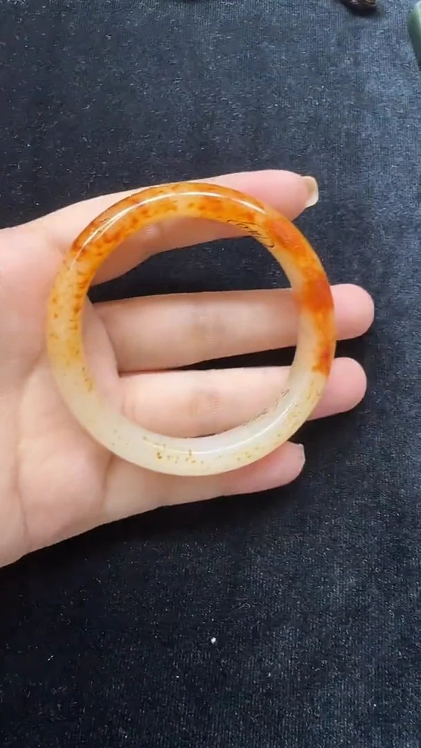 和田玉手镯未镶嵌835圈口54.6