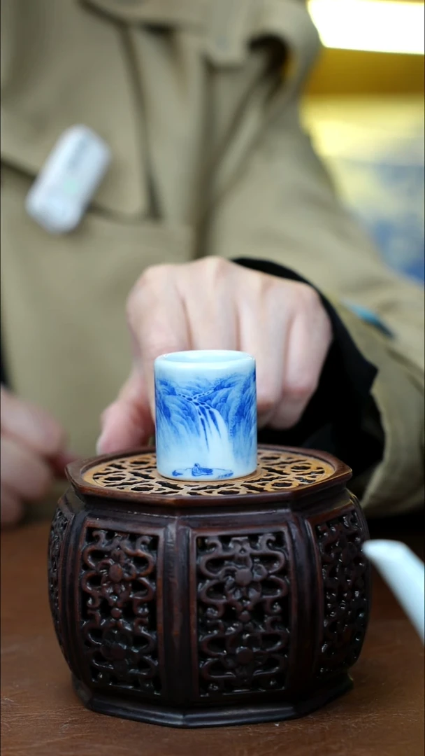 青花山水扳子盖置