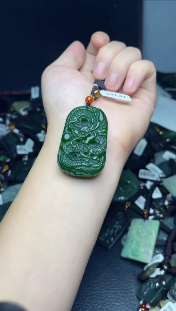 颈饰未镶嵌和田玉1