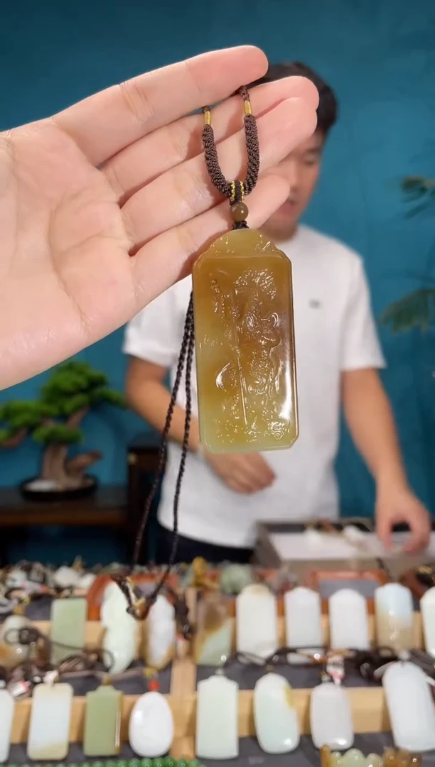 颈饰未镶嵌和田玉1