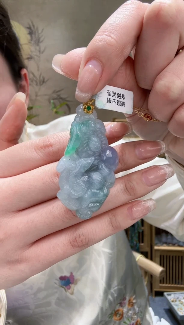 【闪购商品】翡翠颈饰未镶嵌吊坠