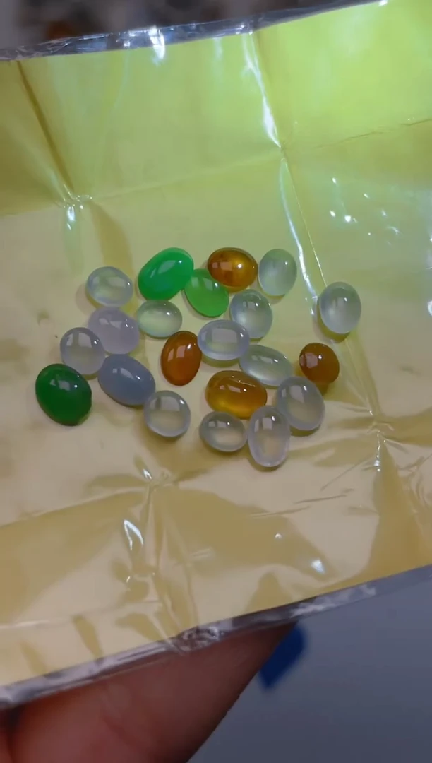 未镶嵌定制翡翠天然翡翠蛋面87