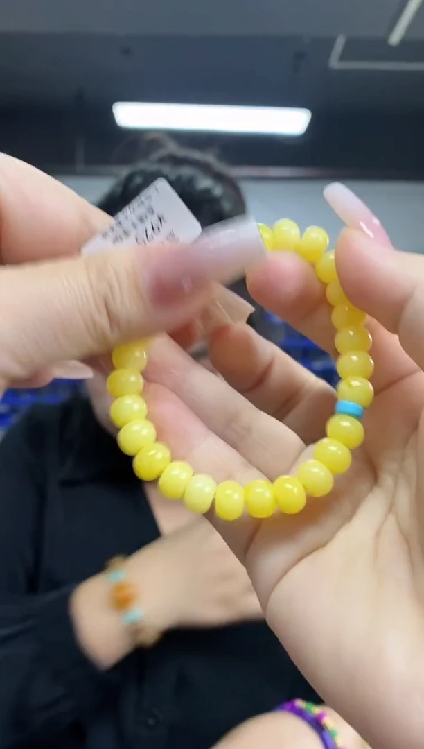 未镶嵌蜜蜡裸石多样性发其一颜色微差