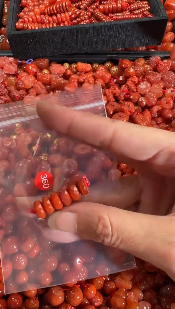 【闪购商品】南红玛瑙颈饰未镶嵌1