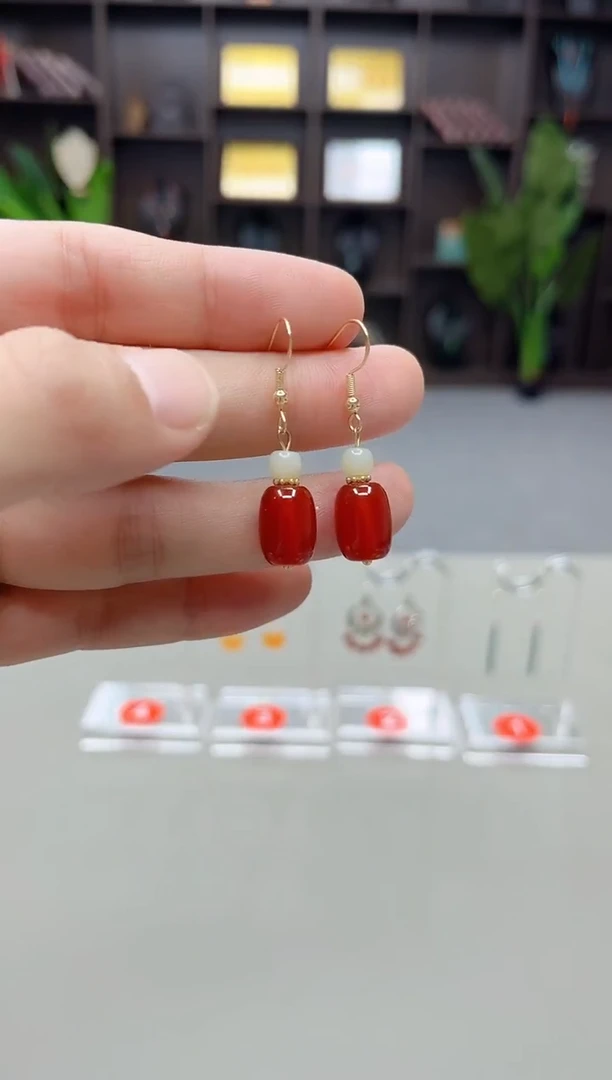 未镶嵌耳饰玛瑙/玉髓335000