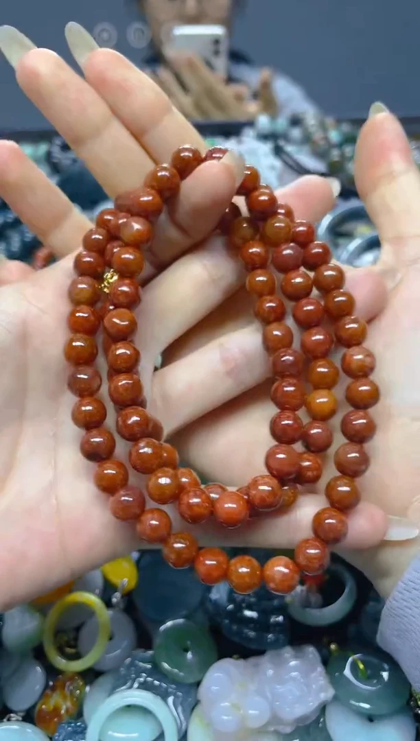 颈饰未镶嵌翡翠8MM/ U /翡翠A货，一件也是批发价