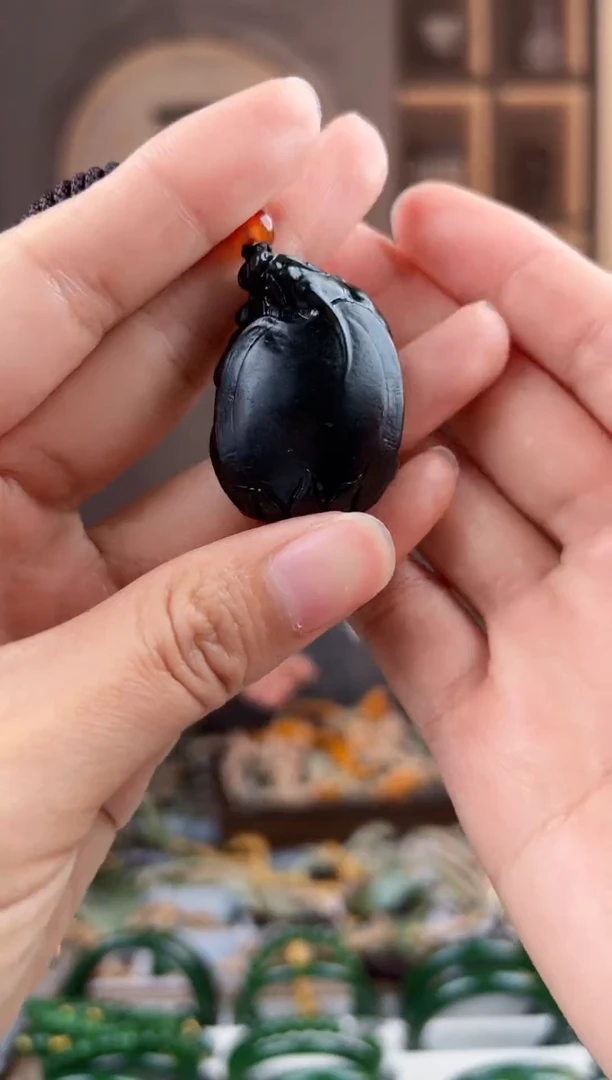 颈饰未镶嵌和田玉拍一发一，拍一发一