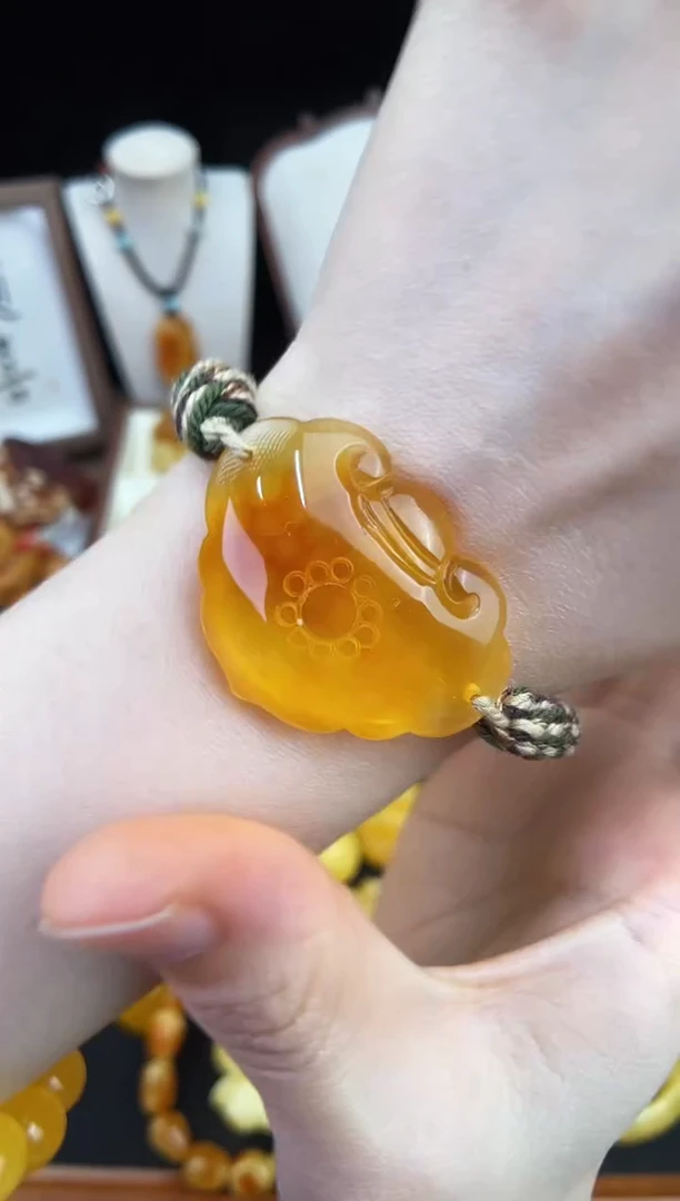琥珀未镶嵌珠宝奇石柒月